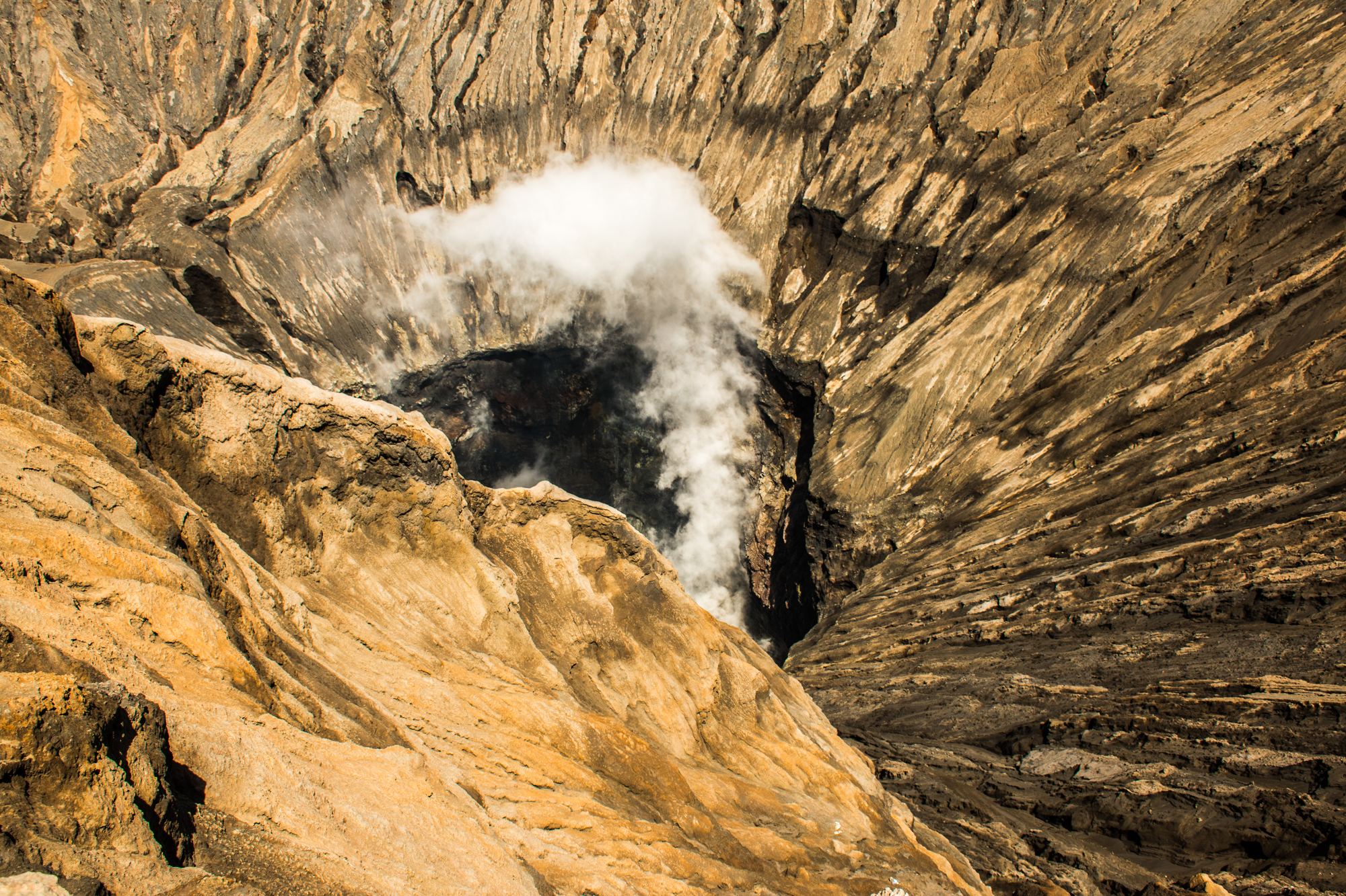 V kráteru sopky Bromo