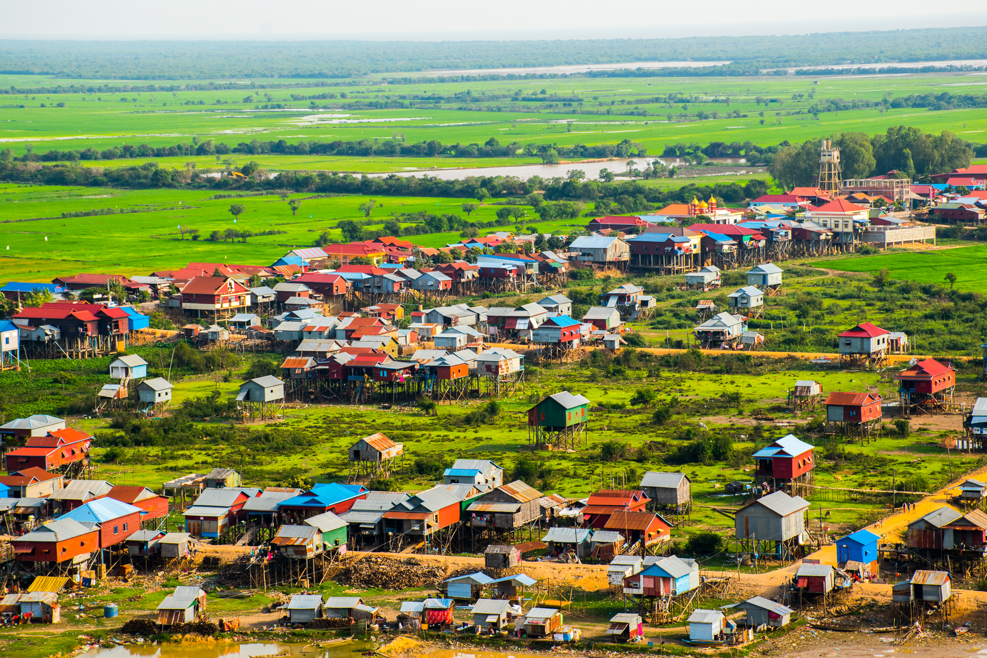 V&yacute;hled na vesnici Phnom Krom