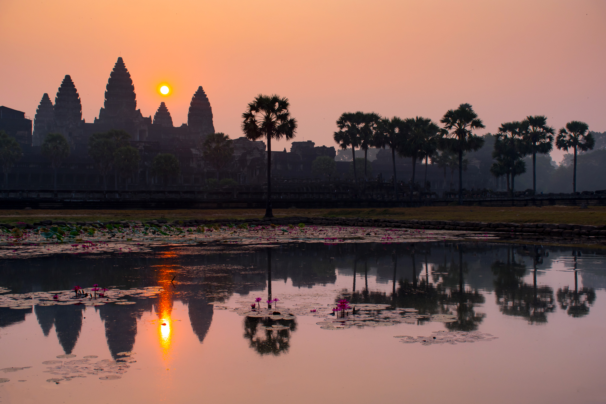 V&yacute;chod slunce v Angkor Wat